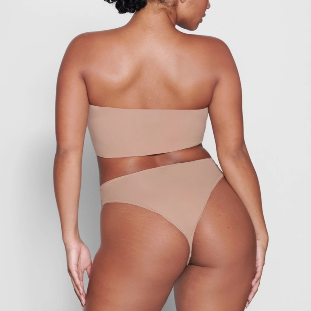 SKIMS Fits Everybody Bandeau Bra in Sienna - Picture 4 of 6